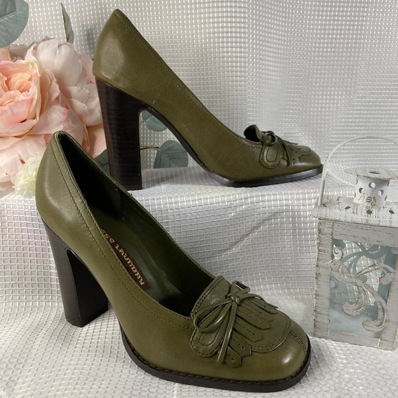 Chinese Laundry Shoes - Chinese Laundry Courtney Size 6 M Army Green Heels